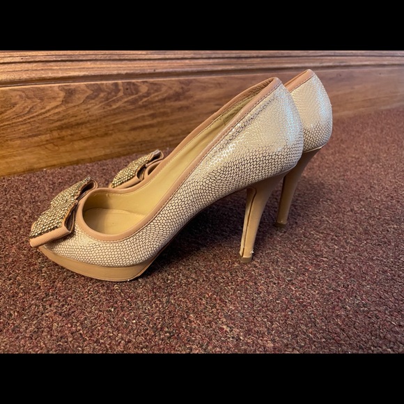 Gold Antonio melani heels sz 7.5 - Picture 9 of 9